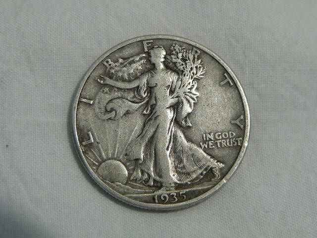 #C139  VF 1935-D Silver Walking Liberty half dollar